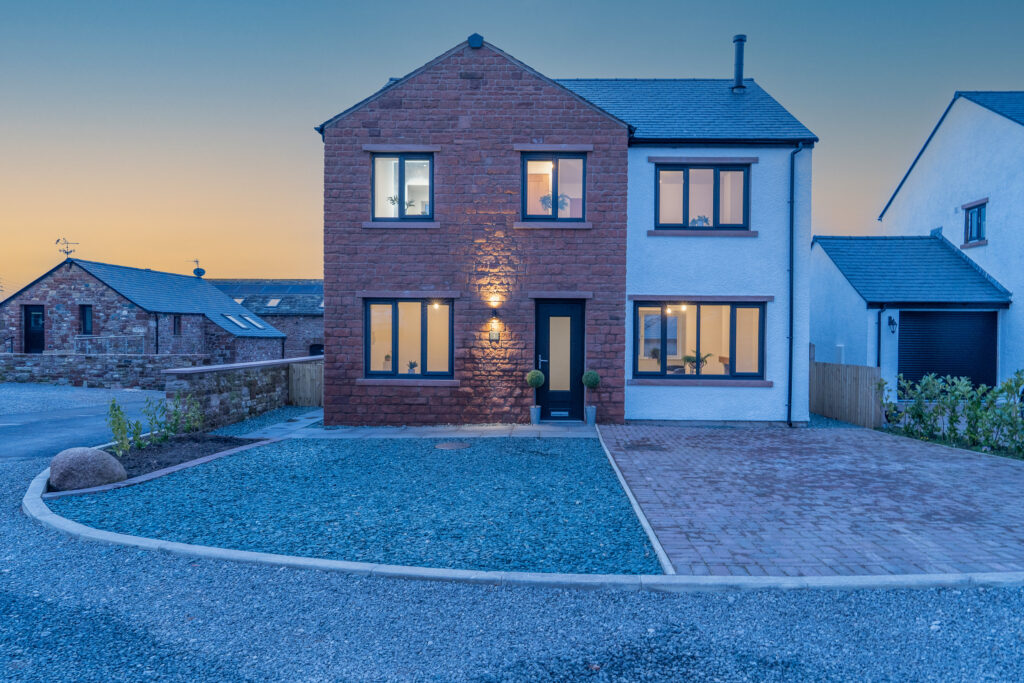 4 Bed Detached House in
