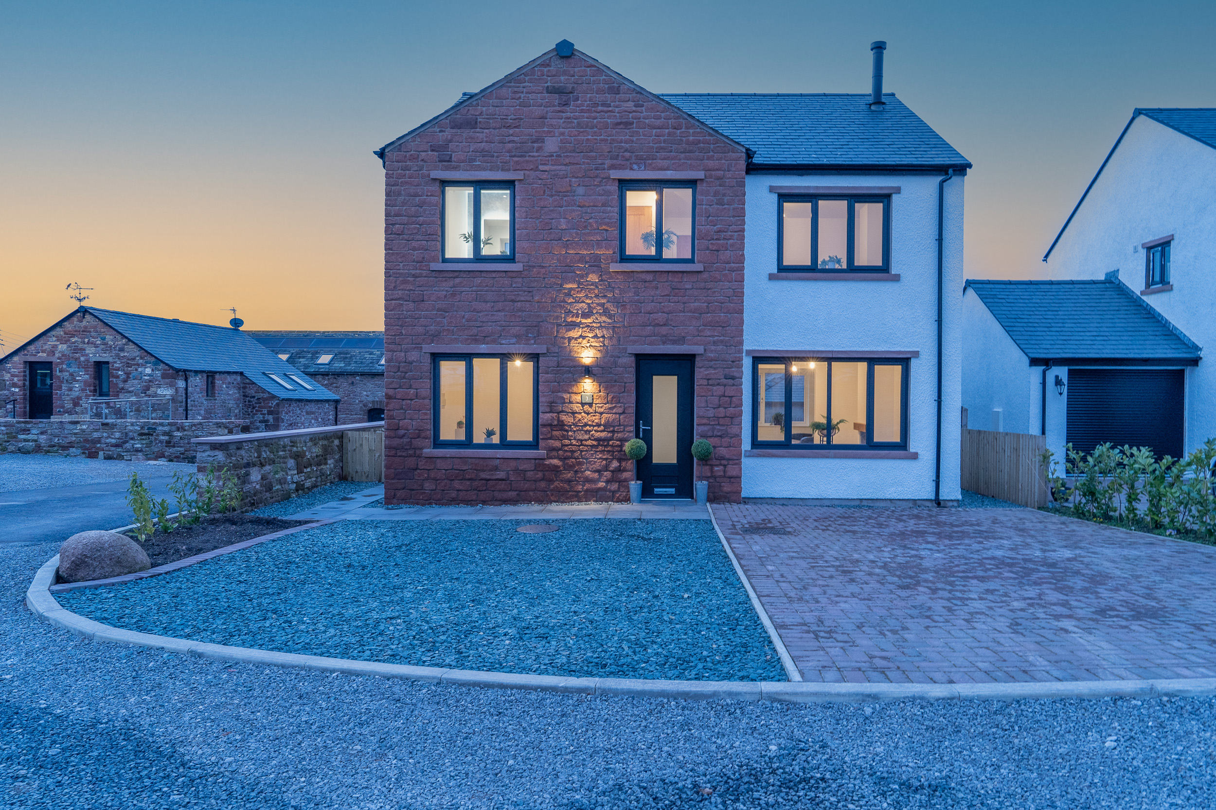 4 Bed Detached House in